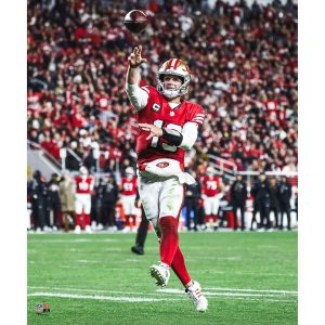 Brock Purdy San Francisco 49ers Unsigned 2025 Week 17 Touchdown Pass vs. Chicago Bears Photograph
